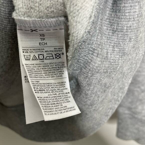 Old Navy Sweatshirt Long Sleeve Graphic Heart Spell Out XS Casual Cutesy Crew - Picture 7 of 9